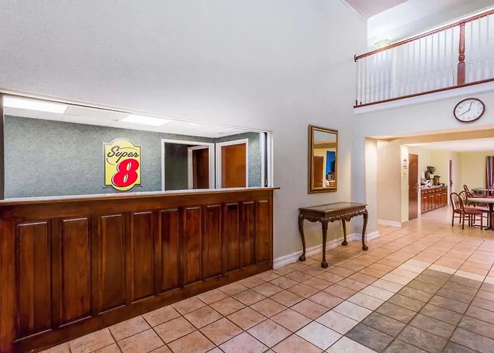 Super 8 By Wyndham Tallapoosa